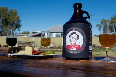 Beer And Wine O'Clock At Club Boutique Hotel Cunnamulla - Hotel NSW 2