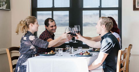 Locals Night At Cleveland Winery - Hotel NSW 0