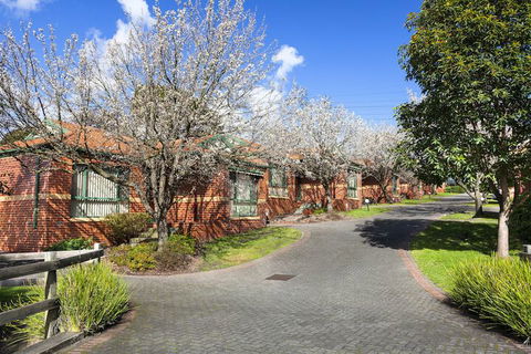 Mount Waverley Townhouses - Hotel NSW 1
