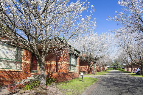 Mount Waverley Townhouses - Hotel NSW 2