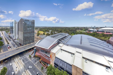 Oaks Adelaide Embassy Suites - Hotel NSW 4
