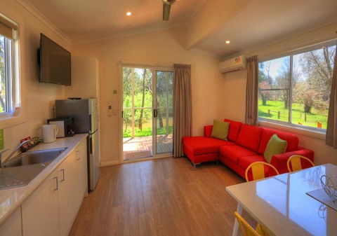 Yea Riverside Caravan Park - Hotel NSW 6