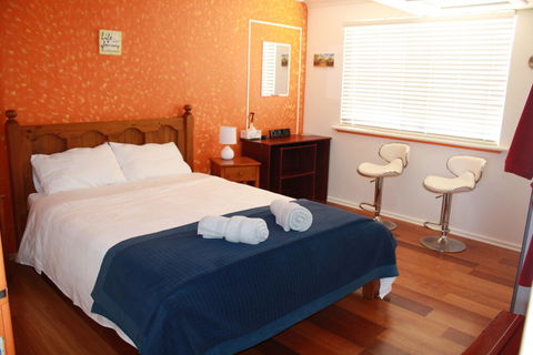 Shark Bay B & B - Hotel NSW 4