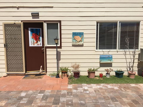 Shark Bay B & B - Hotel NSW 2