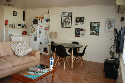 Shark Bay B & B - Hotel NSW 3