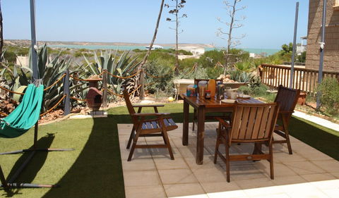 Shark Bay B & B - Hotel NSW 5