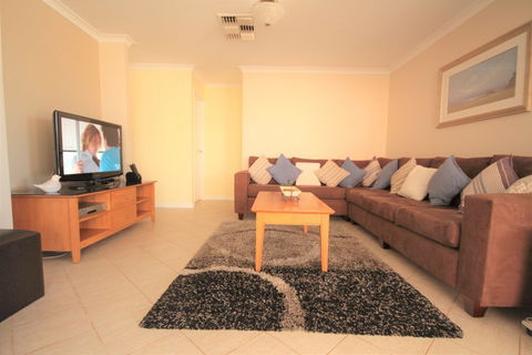 Castaway - Hotel NSW 4