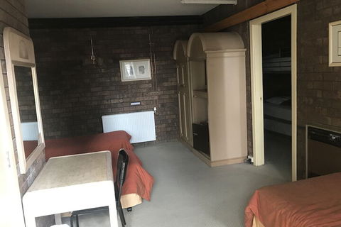 Cooba Holiday Motel - Hotel NSW 5