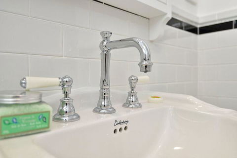 Margarets Hamptons Cottage - Hotel NSW 3