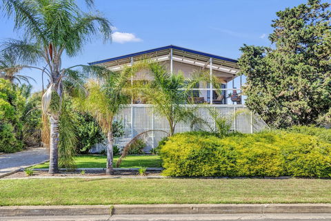 Zephyr Shores - Hotel NSW 2