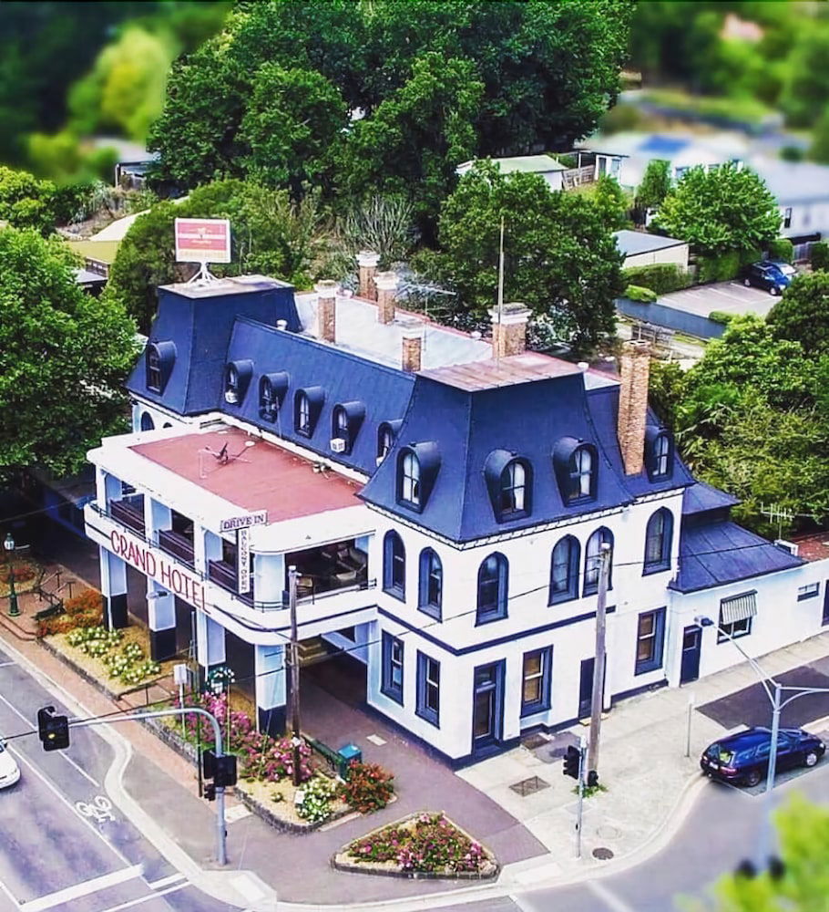 Castella VIC Hotel NSW