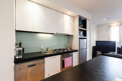 CLAUDE, 2BDR Melbourne Apartment - Hotel NSW 4