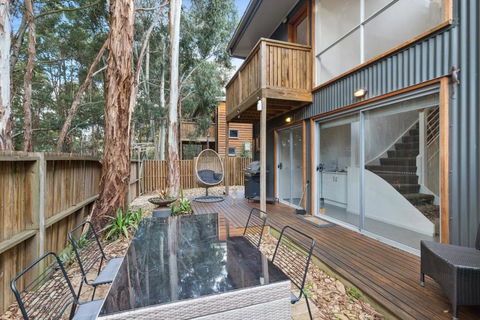Tangles - Hotel NSW 2