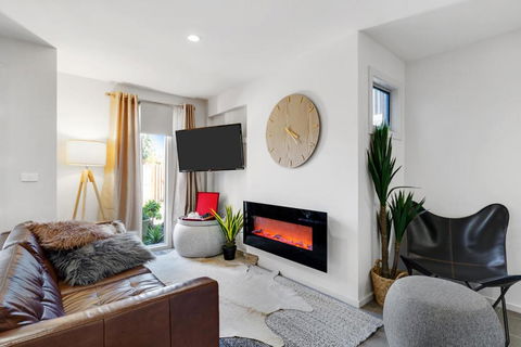 Tangles - Hotel NSW 3