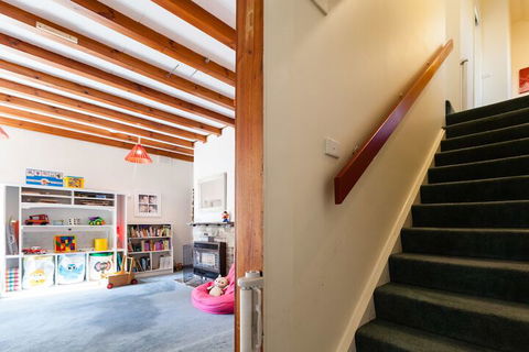 KELLY, 3BDR Northcote House - Hotel NSW 7