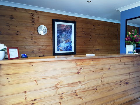 Colonial Motel And Serviced Apartments - Hotel NSW 0