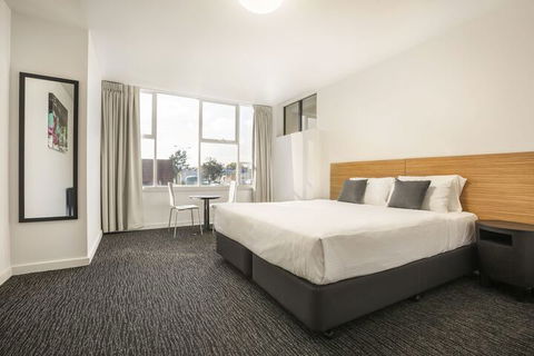 Nightcap At Waltzing Matilda Hotel - Hotel NSW 2