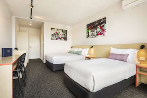Nightcap At Waltzing Matilda Hotel - Hotel NSW 0