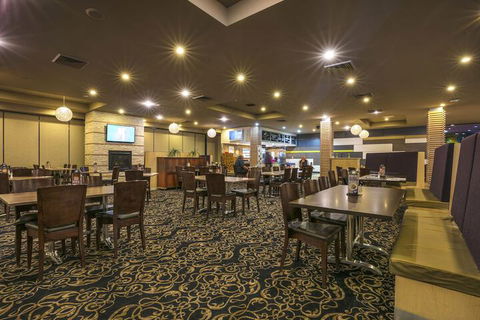 Nightcap At Waltzing Matilda Hotel - Hotel NSW 7