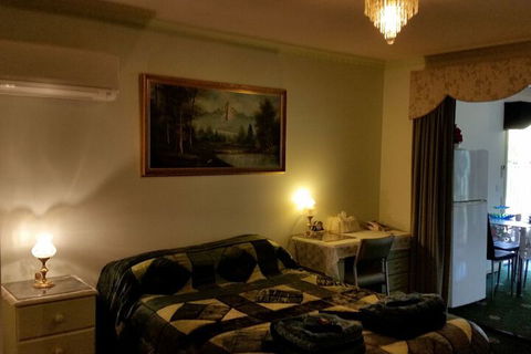 Ballarat Tranquility Cottages - Hotel NSW 5