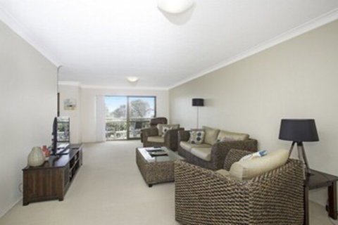 TRADEWINDS 1 - Hotel NSW 0
