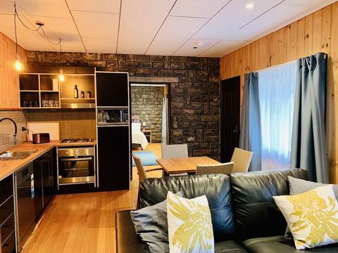 Emerald Star Cottages - Hotel NSW 5