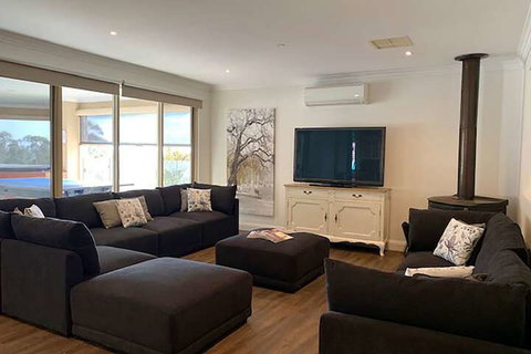 Grand Gippsland Home Sleeps Up To 28 - Hotel NSW 7