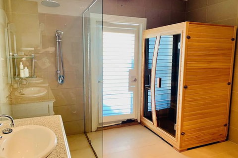 Grand Gippsland Home Sleeps Up To 28 - Hotel NSW 5