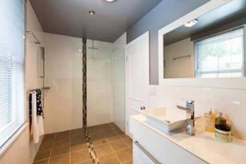 Spacious City 2 BR House Fit 6 PP - Hotel NSW 4