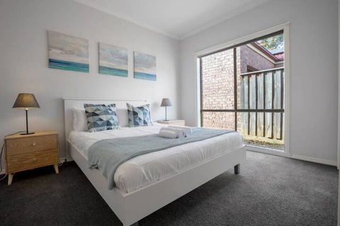 72 Officer - Hotel NSW 2