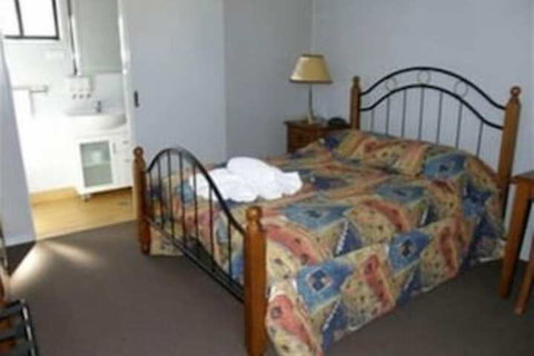 Coal 'n' Cattle Hotel Motel - Moura - Hotel NSW 7