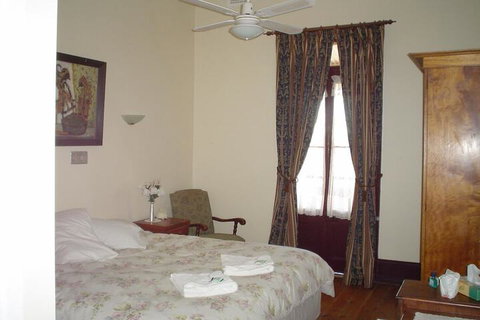 The Old Vic Inn - Hotel NSW 4