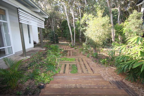 15 Belle Court Modern Architect Designed Open Plan Holiday Home With Outdoor Shower - Hotel NSW 2
