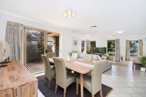 Kailani Beach House - Hotel NSW 2