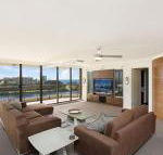 Seascape Apartments Unit 1201A Luxury apartment with views of the Gold Coast  Hinterland - Hotel NSW