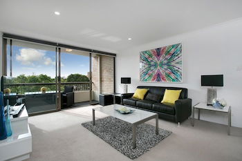 Newly Renovate Immaculate Cremorne One Bedroom Apartment CREM4 - Hotel NSW 5