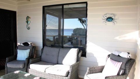 KINGFISHER COTTAGE Beachfront At The Binalong Bay - Hotel NSW 2