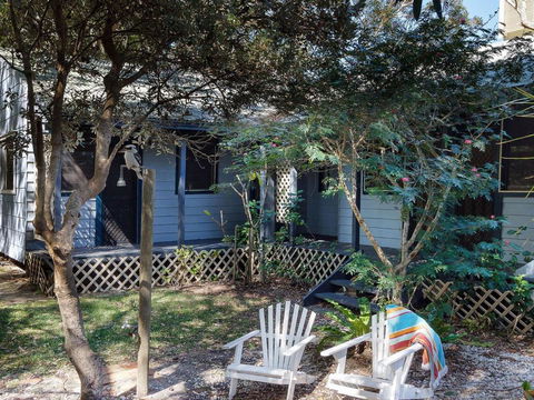 Pet Friendly Bennetts Beach Cottage - Hotel NSW 5