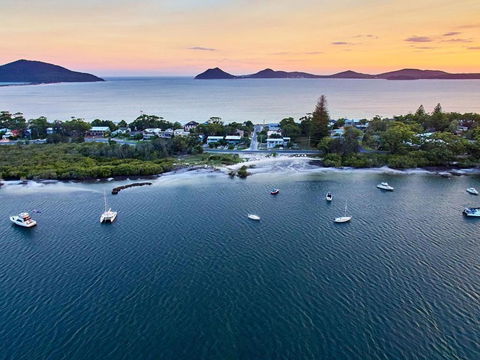 Modern 3 Bedroom Townhouse - Hotel NSW 1