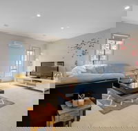 Gorgeous 4BR Home in Point Cook - Hotel NSW