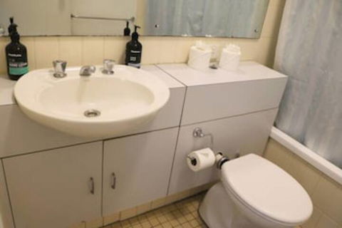 Cosy Newtown Studio Apartment With Swimming Pool - Hotel NSW 5