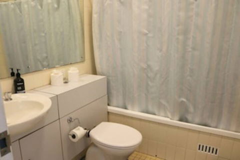 Cosy Newtown Studio Apartment With Swimming Pool - Hotel NSW 4