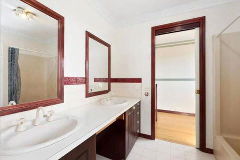 GUMS & ROSES Family Home In The Heart Of Town. - Hotel NSW 3