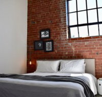 Stylish Warehouse Conversion in Heart of Fitzroy - Hotel NSW