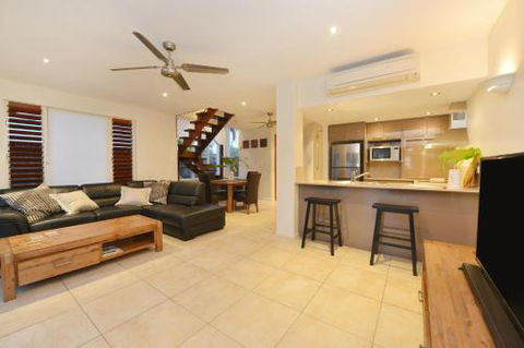 No. 5 Templemoon - Hotel NSW 4