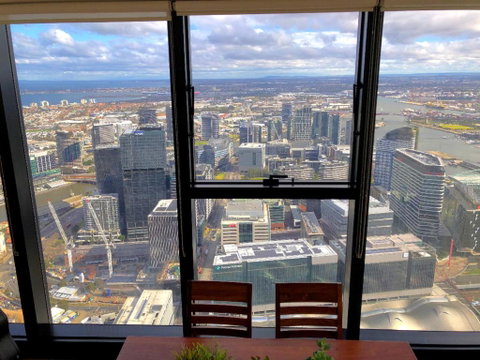 ON TOP Of THE WORLD BEST VIEWS In MELBOURNE !! - Hotel NSW 1