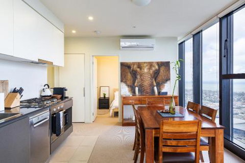 ON TOP Of THE WORLD BEST VIEWS In MELBOURNE !! - Hotel NSW 2