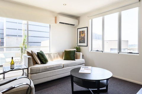 OLIVER Laneway Art Fed Square & Top Restaurants - Hotel NSW 2