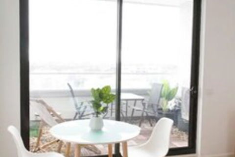 Modern 2 Bedroom Apartment In Melbournes Northcote - Hotel NSW 3