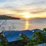 NEWLY BEAUTFULLY RENOVATED 16 The Casuarina 3 Bedroom House With 180 Degree Ocean Views - Hotel NSW 0